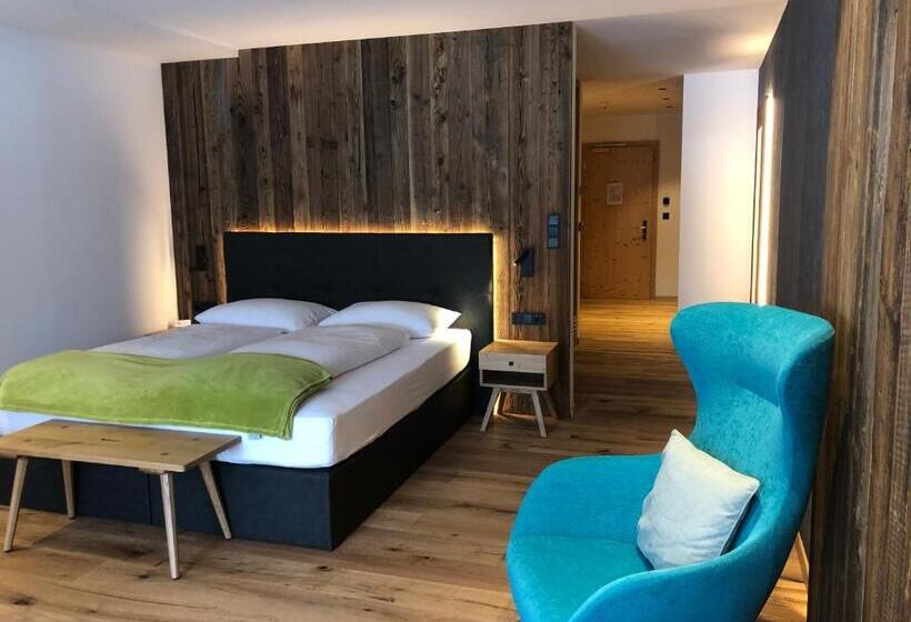 جناح مزوَّد بشرفة, Paradies Pure Mountain Resort