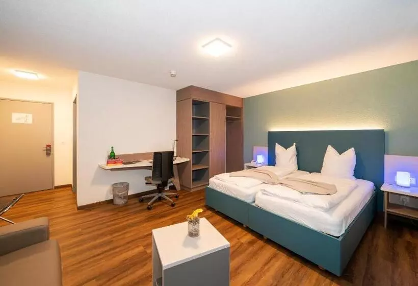 Chambre Standard, Post