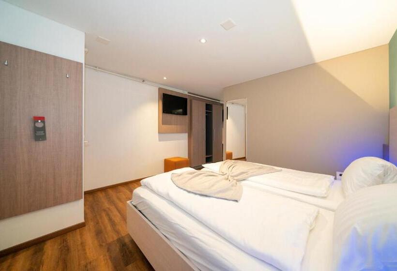 Четырехместный Номер Стандарт, Post