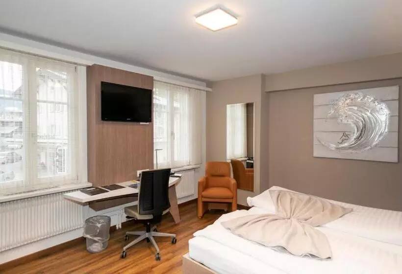 Suite Supérieure, Post