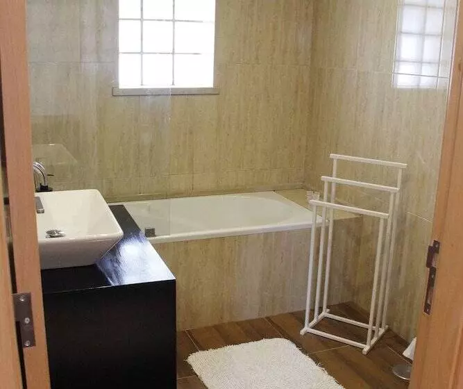 スタンダードスタジオ, Quinta Do Molinu