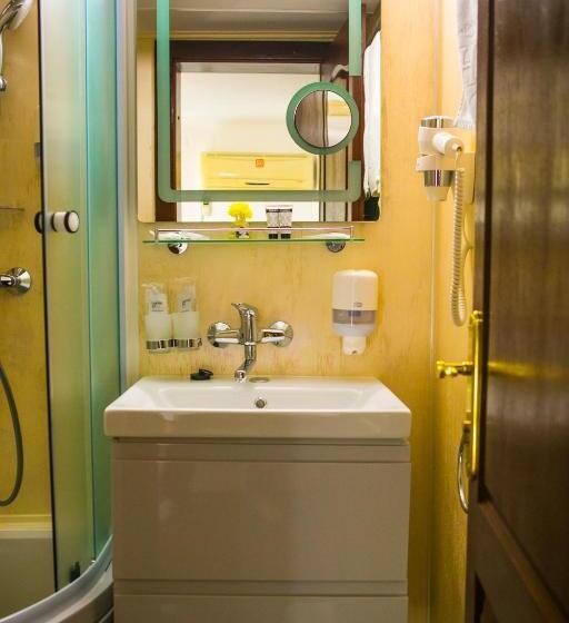 Camera Standard, Regal