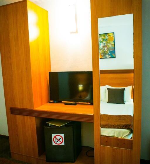 Camera Standard, Regal