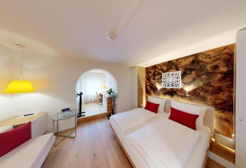 חדר דלוקס, Schlair