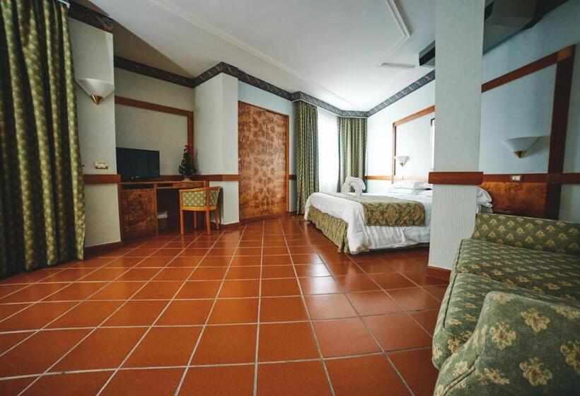Habitación Superior, Serino