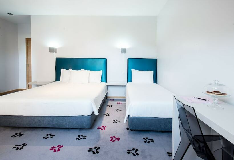 اتاق استاندارد سه نفره, Sintra Bliss