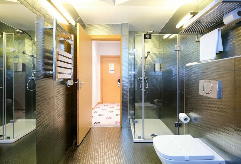 اتاق استاندارد سه نفره, Sintra Bliss