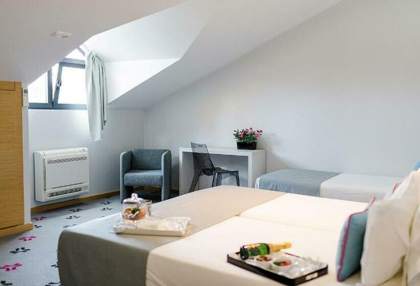 اتاق استاندارد سه نفره, Sintra Bliss