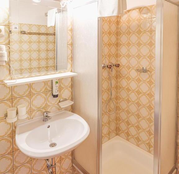 패밀리 룸, Styrolerhof