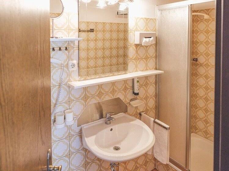 패밀리 룸, Styrolerhof