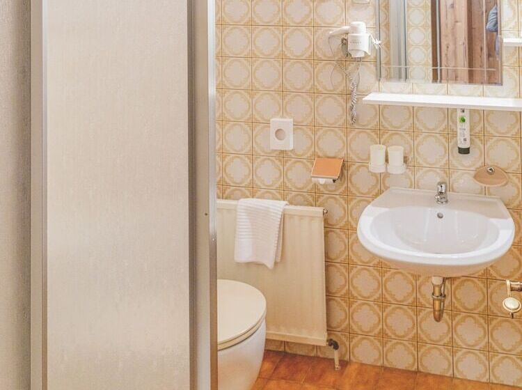 Семейный Номер, Styrolerhof