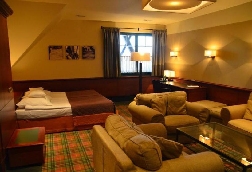 Студия Superior, Wawrzyniak