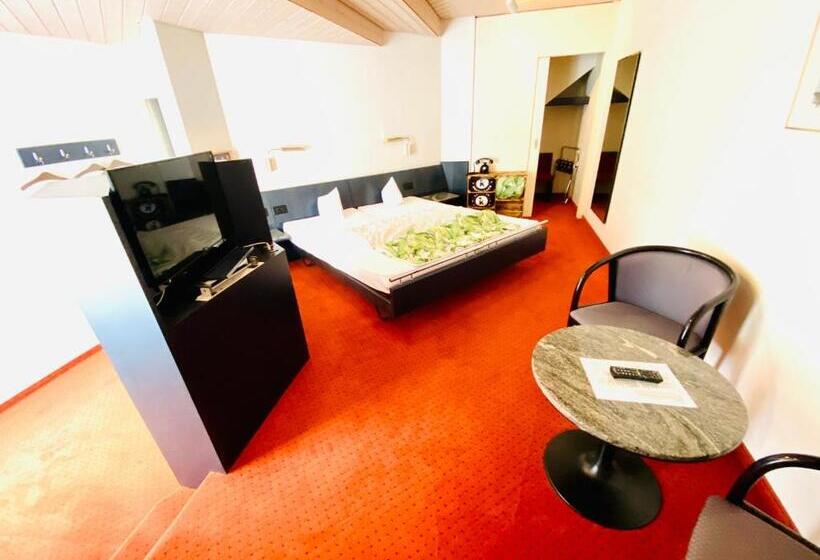 Номер Deluxe с Балконом, Gasthof Kreuz Egerkingen
