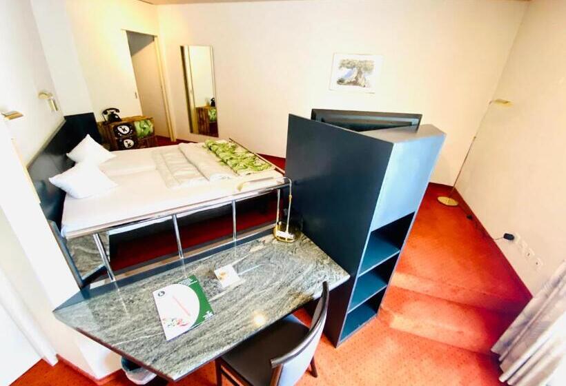 Deluxe Værelse m. Balkon, Gasthof Kreuz Egerkingen