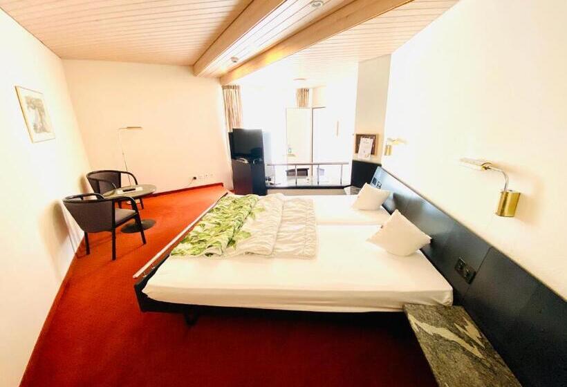 Deluxe Værelse m. Balkon, Gasthof Kreuz Egerkingen