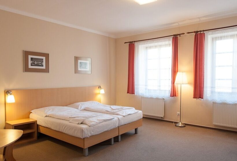 חדר סופריור, V Centru