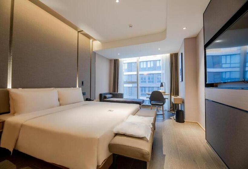 Номер Superior, Atour S Hotel Shenzhen Longgang Zhonghaixing