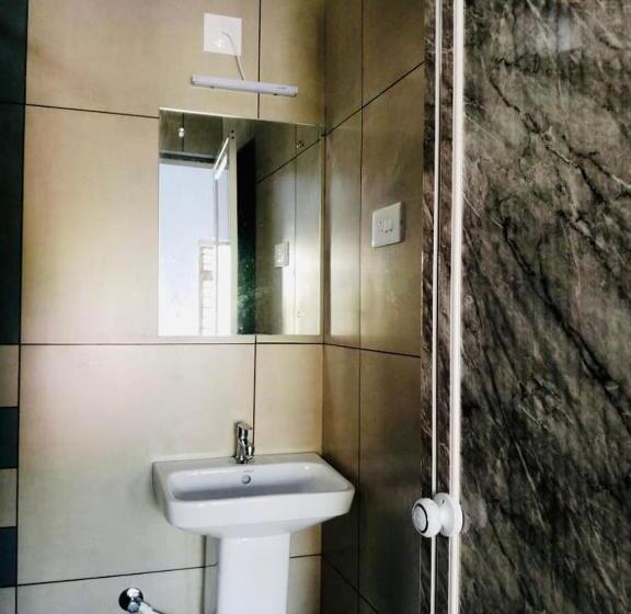 ビラホテル１ベッドルーム, The Lavender Resort Waynad