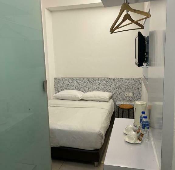 חדר אקונומי, Coastline