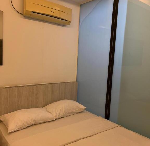 חדר משפחתי דלוקס, Coastline