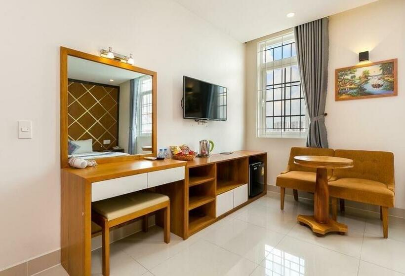 اتاق استاندارد با تخت بزرگ, Khách Sạn Thiên Cung