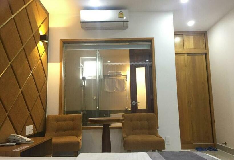 سوییت لوکس, Khách Sạn Thiên Cung