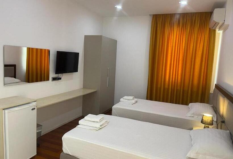 سوییت جونیور با بالکن, 3b Suites Boutique