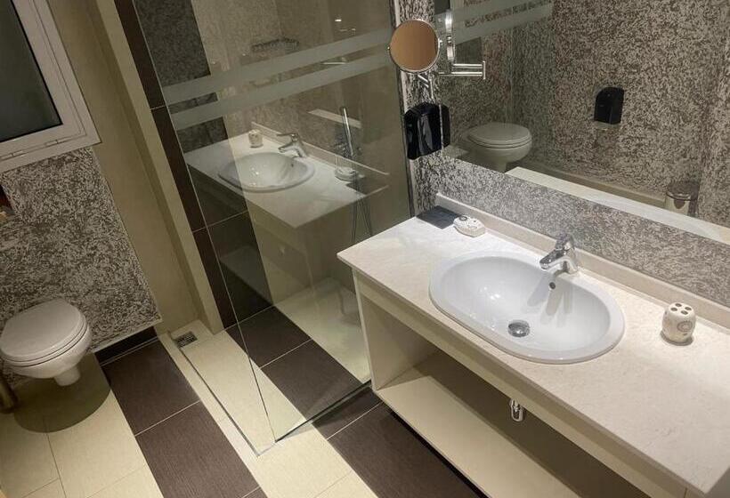 جناح جونيور مزوَّد بشرفة, 3b Suites Boutique