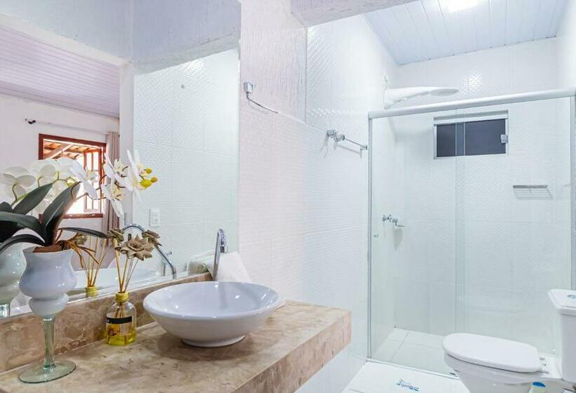 غرفة قياسية ثلاثية, Jardim Do Eden Piri