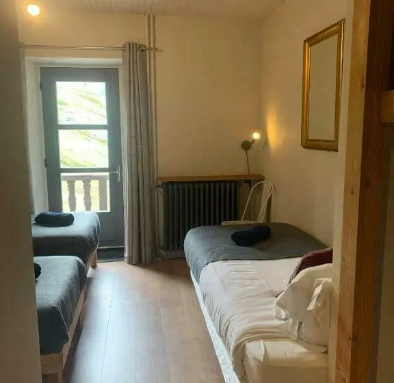 اتاق استاندارد سه نفره, Chalet Auberge   Les Mélèzes