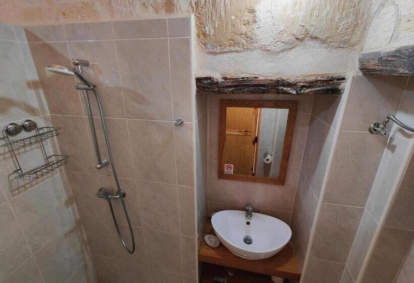 اتاق استاندارد با تخت بزرگ, Gawhra B&b