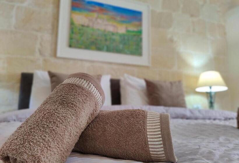 اتاق استاندارد با تخت بزرگ, Gawhra B&b