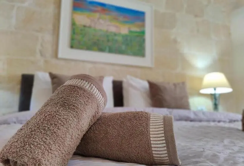 اتاق استاندارد با تخت بزرگ, Gawhra B&b
