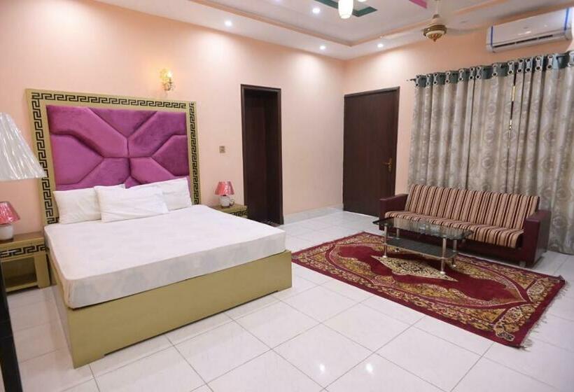 디럭스 트리플 룸, Shaheen Continental Multan