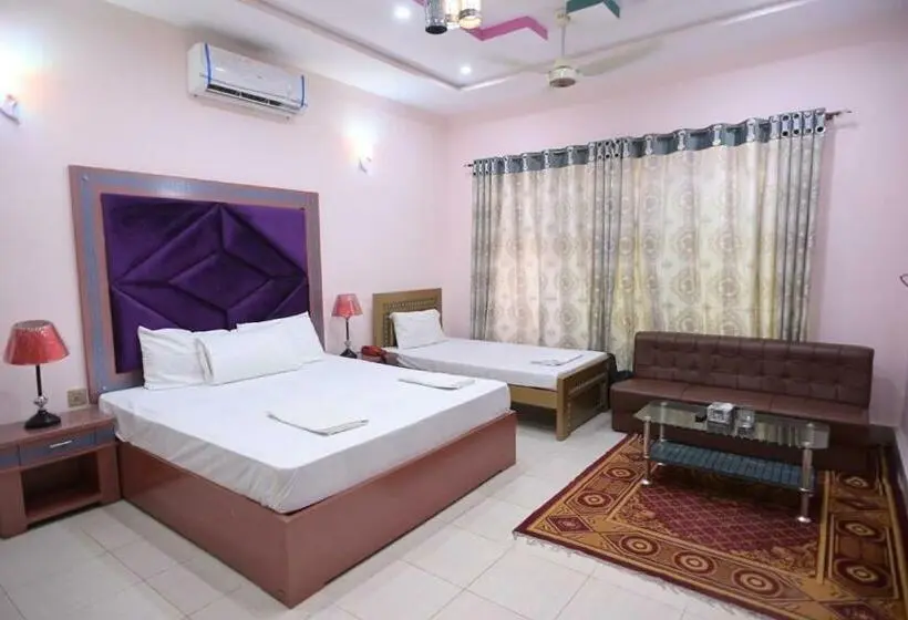 اتاق لوکس سه تخته, Shaheen Continental Multan