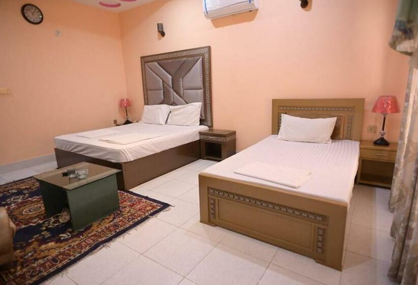 디럭스 트리플 룸, Shaheen Continental Multan