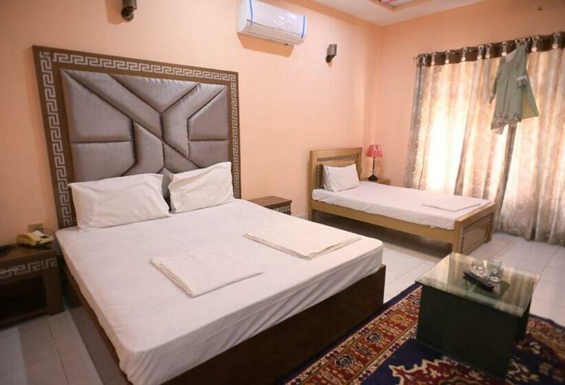 디럭스 트리플 룸, Shaheen Continental Multan