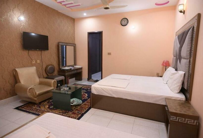 디럭스 트리플 룸, Shaheen Continental Multan