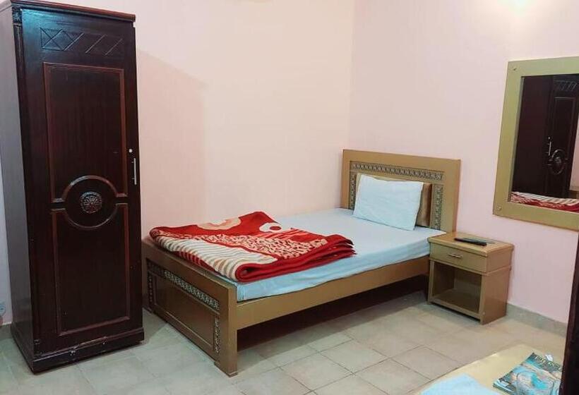 싱글 디럭스 룸, Shaheen Continental Multan