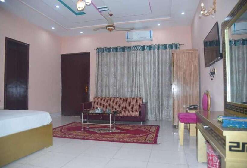 디럭스 룸, Shaheen Continental Multan