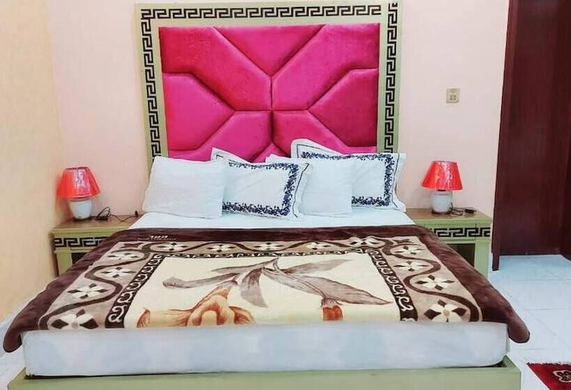 디럭스 룸, Shaheen Continental Multan