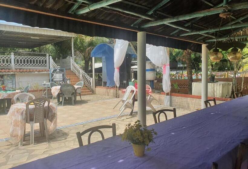 패밀리 룸, Sítio Recanto Do Paraíso