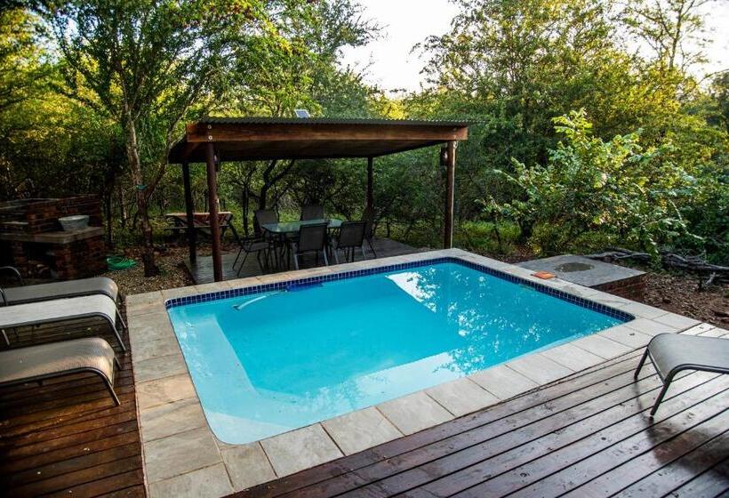 غرفة قياسية ثلاثية مطلة علي الحديقة, Thornforest Luxury Bush Lodge