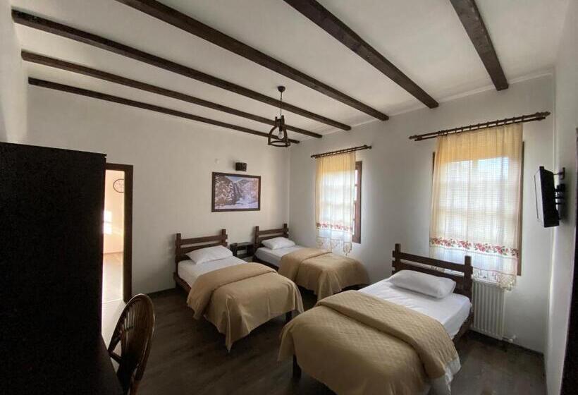 سوئیت با بالکن, Şelale Konak Çavuş'un Yeri