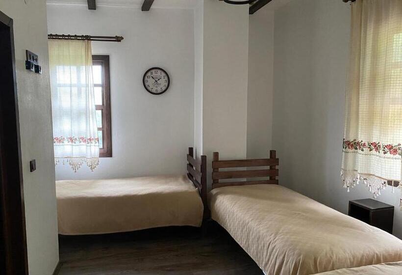 اتاق استاندارد چهار تخته, Şelale Konak Çavuş'un Yeri