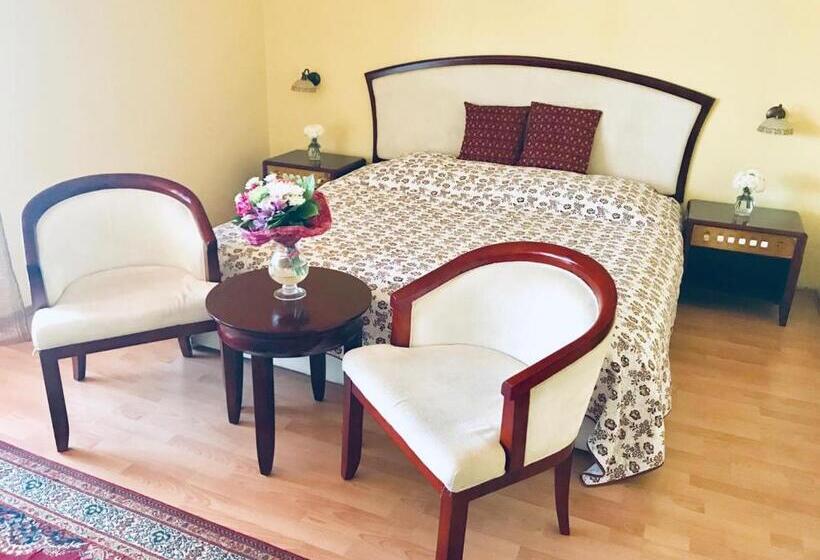 اتاق استاندارد, San