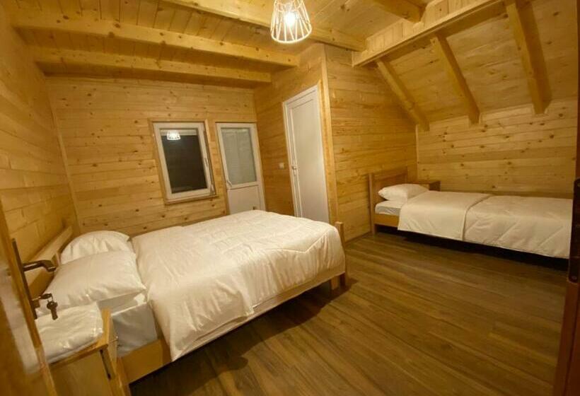 Номер Стандарт с Балконом, Adenisi Guesthouse