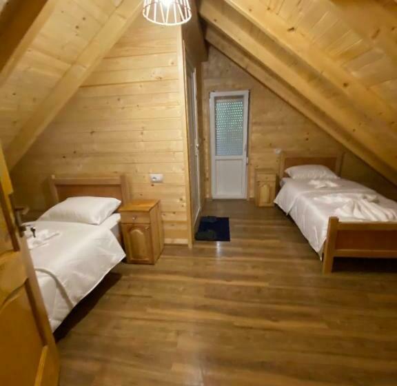 Номер Стандарт с Балконом, Adenisi Guesthouse