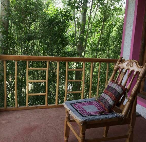 Quarto Deluxe com Sacada, Napishu Guest House