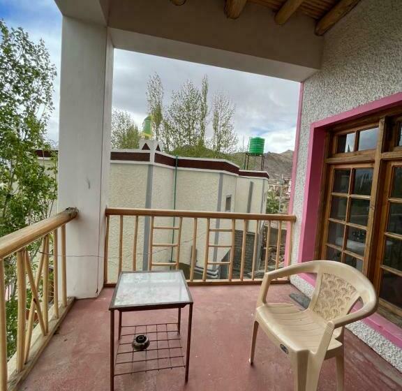 חדר דלוקס עם מרפסת, Napishu Guest House